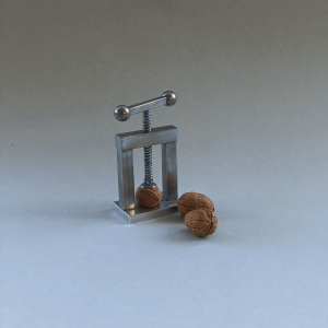 Casse-noix design J. Adnet