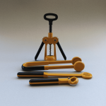 set bar plastique ABS jaune et noir : tire-bouchon, pince à glaçons, décapsuleur et agitateur années 70 design italien Scaroni