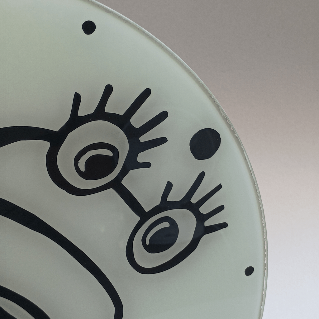 Vue sur les manques du bord de l'horloge