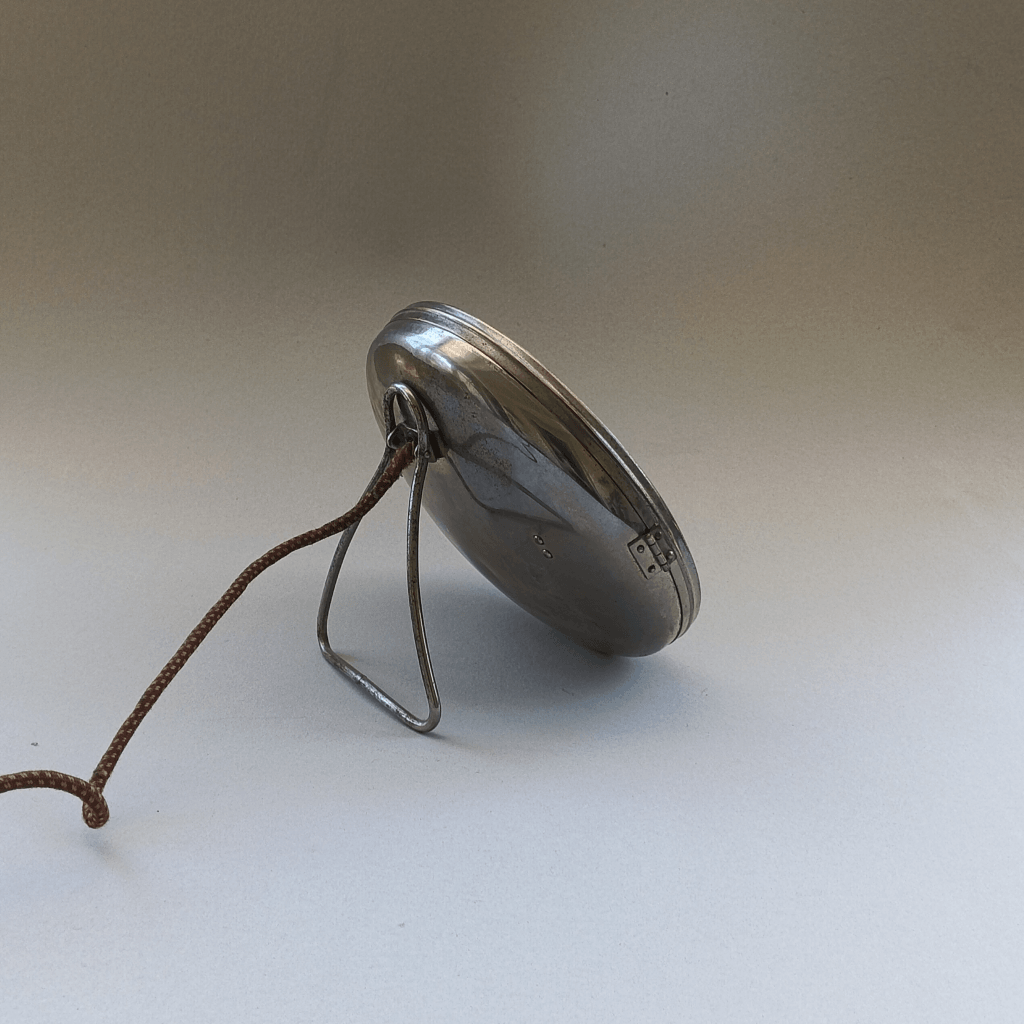- Miroir éclairant design de Marcel Breuer pour Zeiss Ikon en 1930 vu de dos