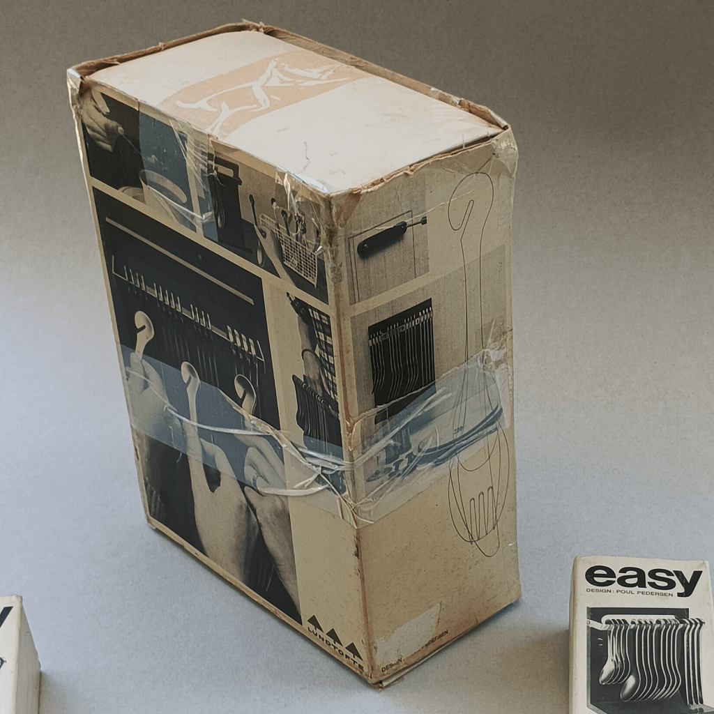 Boîte en carton du support "Easy" design P. Pedersen pour Lundtofte